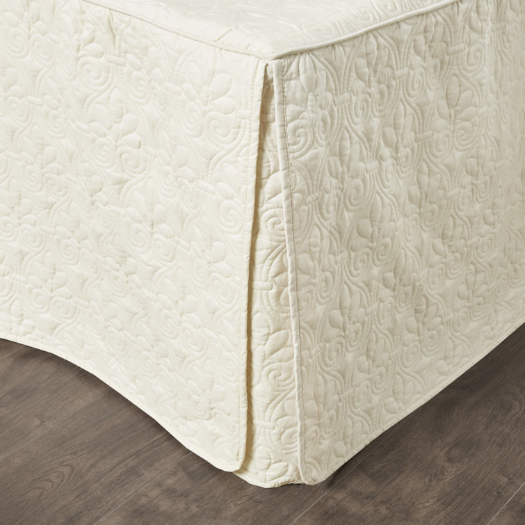Cream Microfiber Queen Reversible Bedspread Set