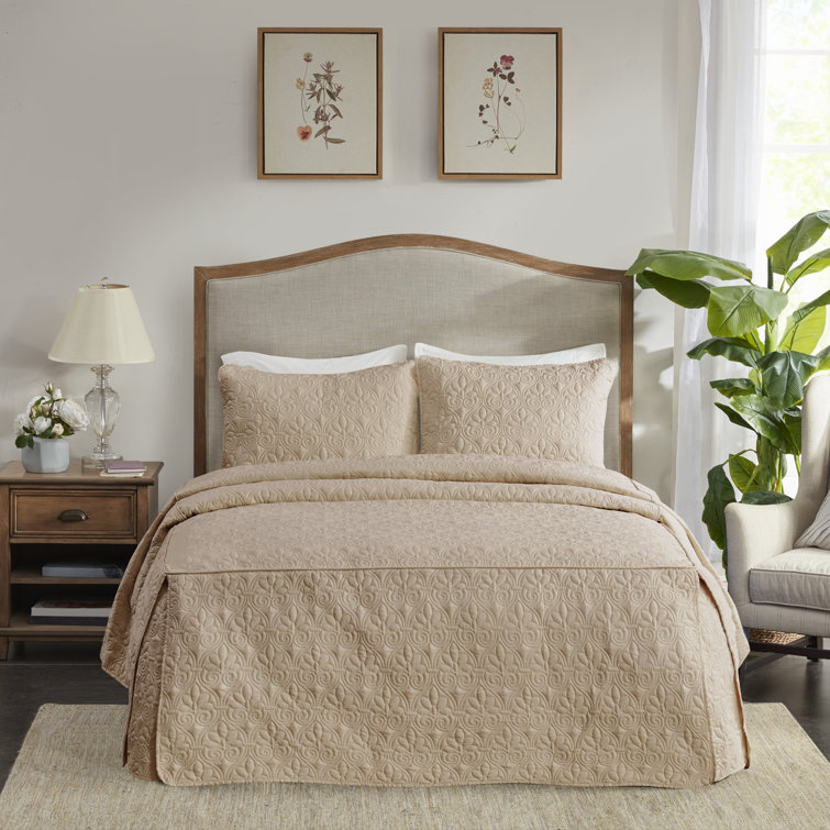 Khaki Queen Microfiber Quilted Bedspread Set with Floral Motif