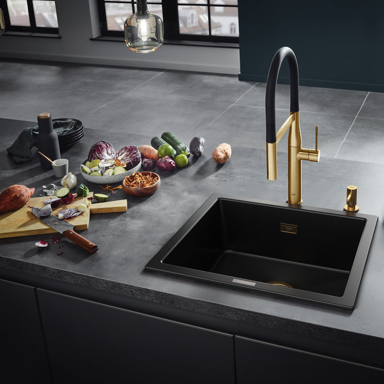 Modern Gold Metal Kitchen Faucet with Pull-out Spray