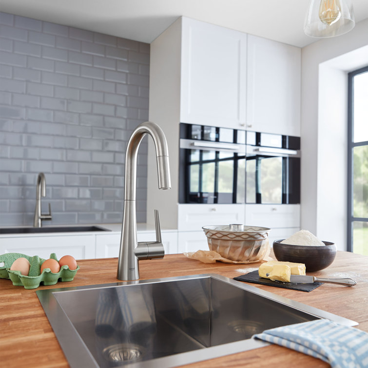 Zedra SuperSteel Modern Pull-Down Dual Spray Bar Faucet