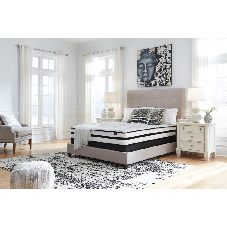 Full Size White Hybrid Mattress with Gel Memory Foam