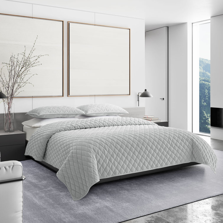 King Size Silver Velvet Reversible Quilt Set