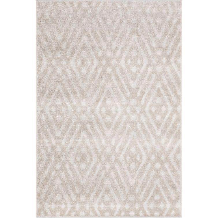 Beige Geometric 4' x 6' Reversible Outdoor Rug