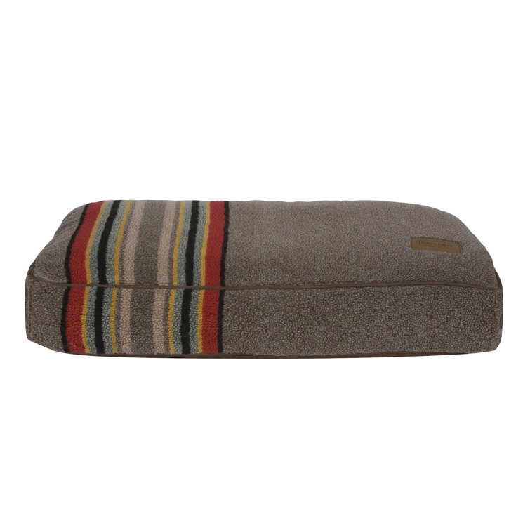 Medium Umber Berber Fabric Elevated Outdoor Pet Bed