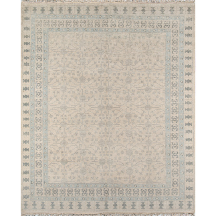 Ivory and Blue Wool Traditional Area Rug, 5'6" x 8'6"
