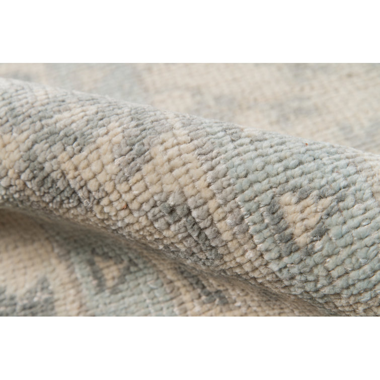 Sudbury Ivory Hand-knotted Wool Runner Rug 2'6" x 8'