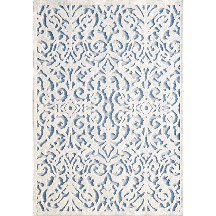 Natural Blue Damask Indoor/Outdoor Stain-Resistant Rug