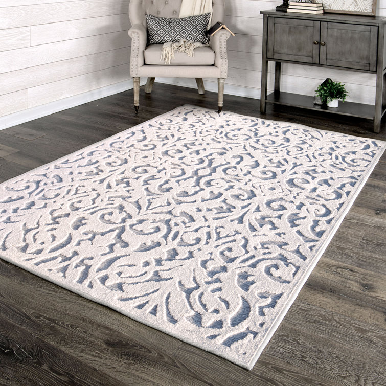 Natural Blue Damask Indoor/Outdoor Stain-Resistant Rug