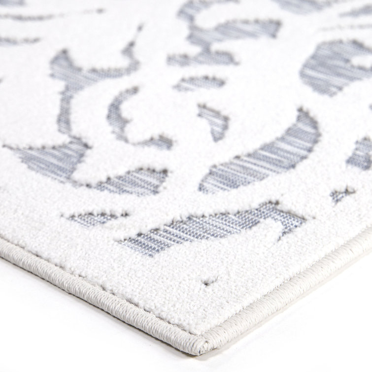 Natural Blue Damask Indoor/Outdoor Stain-Resistant Rug