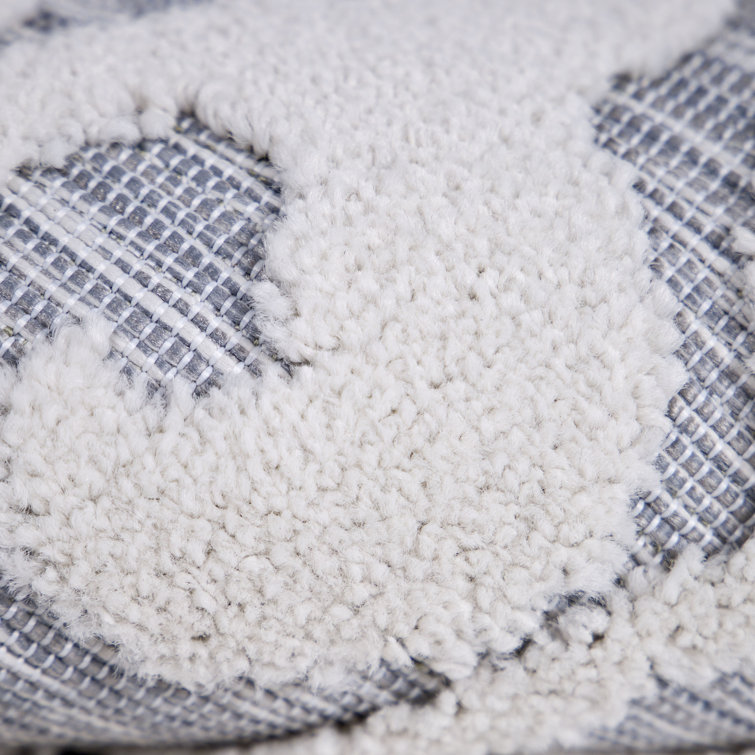Natural Blue Damask Indoor/Outdoor Stain-Resistant Rug