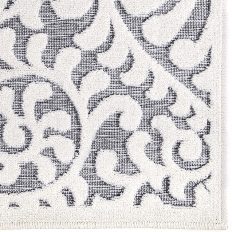Natural Gray Floral Rectangular Synthetic Indoor/Outdoor Rug