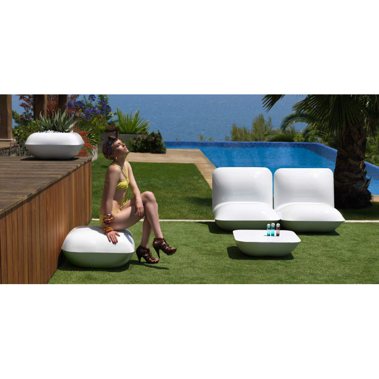 Anthracite Square Pillow-Inspired Polyethylene Coffee Table