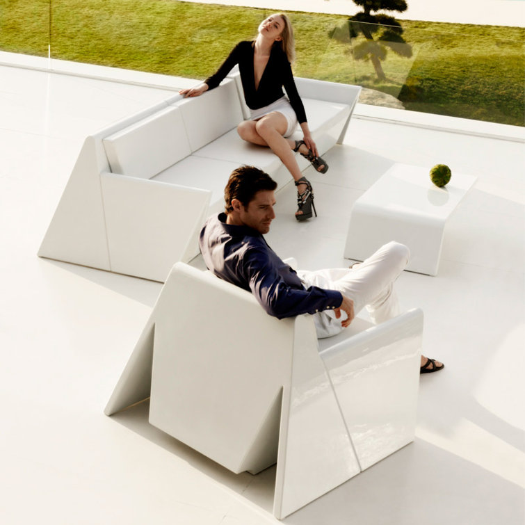 White Polyethylene Modern Lounge Chair with Cushions