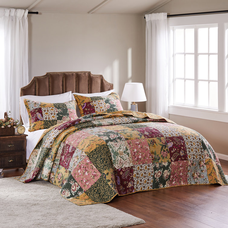 Ivory Cotton Queen Reversible Patchwork Bedspread Set