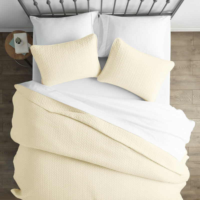 King White Quilted Microfiber Coverlet Set