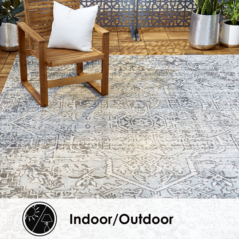 Sofia Fleur Gray Medallion Indoor/Outdoor Area Rug