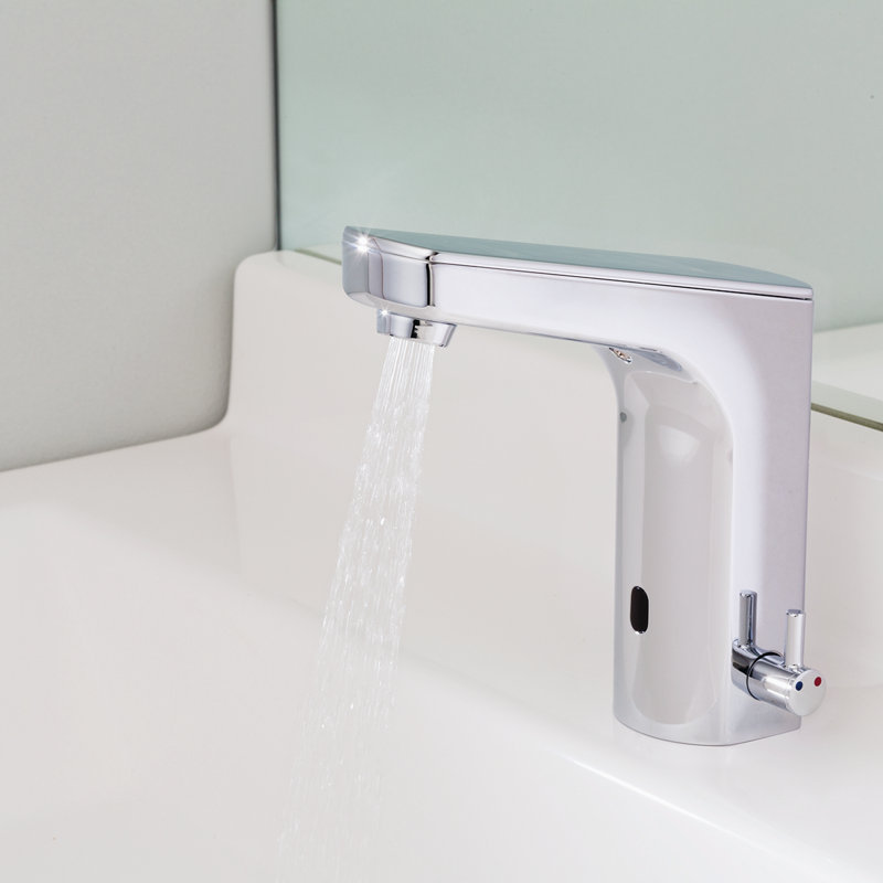 Speakman Sensorflo 2-Hole Polished Chrome Touchless Bathroom Faucet