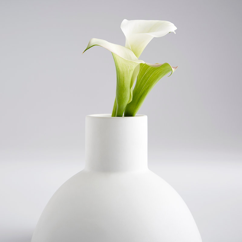 Purezza Matte White Ceramic Tulip Table Vase