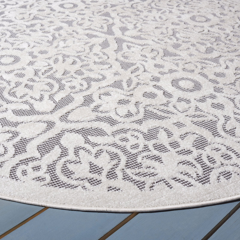Ivory and Grey Floral Synthetic Indoor/Outdoor Area Rug 4'5" x 6'5"