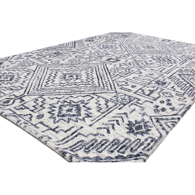Ivory Hand-Tufted Wool Rectangular 5' x 7' Rug