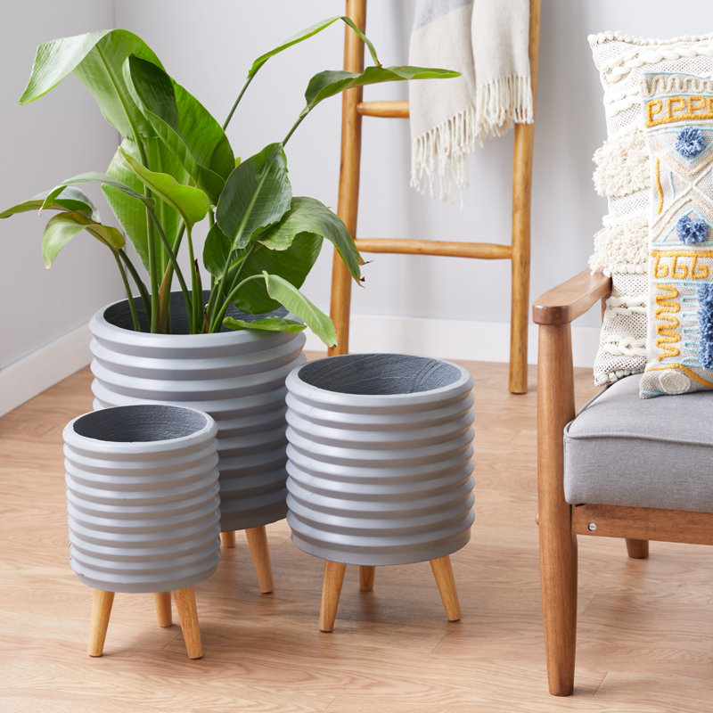 Chic Gray Fiber Clay Grooved Planters on Wooden Tripod Legs - Set of 3