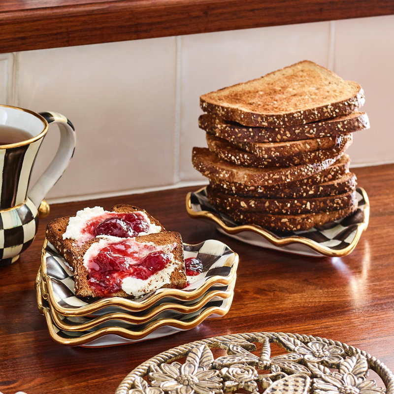 Courtly Check Fluted Heart Novelty Plate with Gold Embellishments