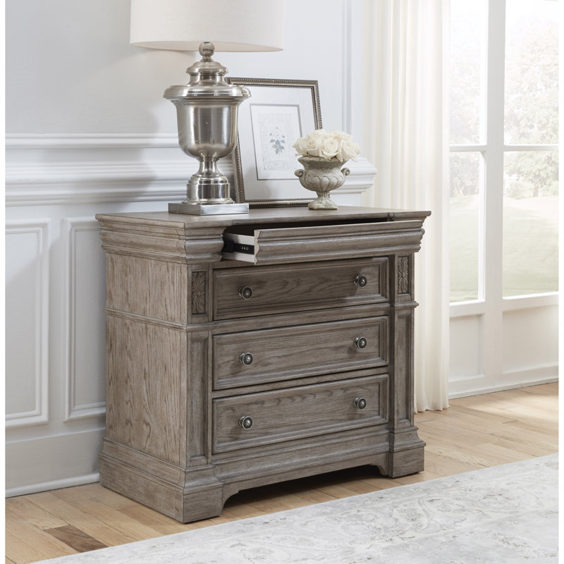 French Gray Light Wood 4-Drawer Bachelor's Chest