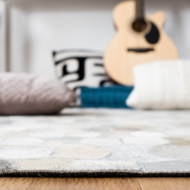 Gray Geometric Handmade Cowhide 3' x 5' Area Rug