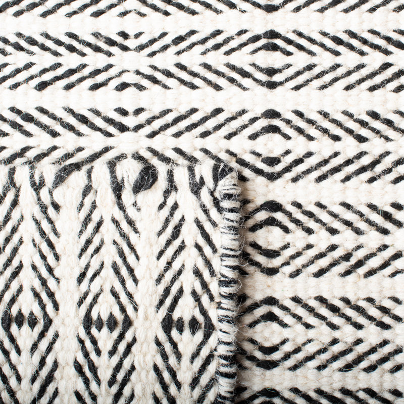 Handmade Black Wool Geometric Tufted Rectangular Rug