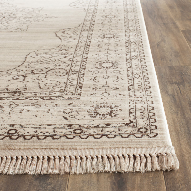 Elegant Cream and Gold Viscose 5'1" x 7'6" Traditional Area Rug