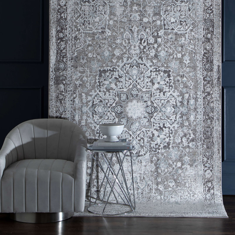 Verona Gray Medallion 5' x 8' Wool-Blend Area Rug