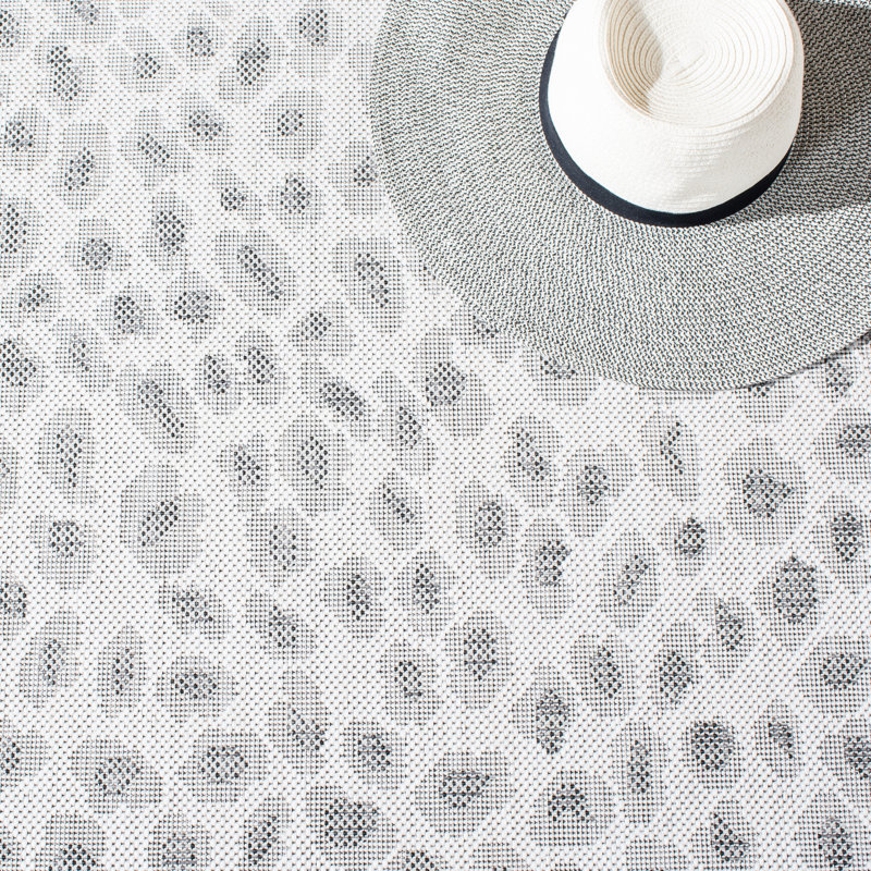 Courtyard Ivory & Grey Easy-Care Indoor/Outdoor Area Rug