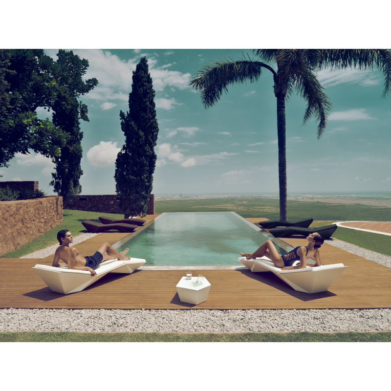 Faz Sun Chaise Lounge in Bronze with Nautical Canvas
