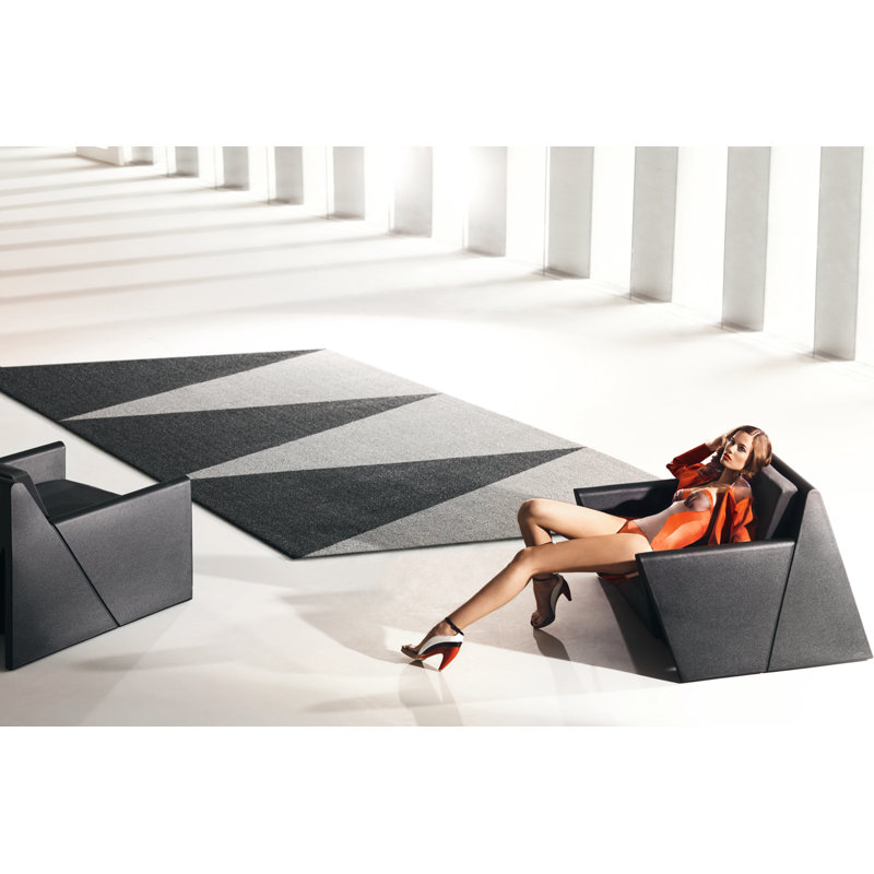 Rest Modern Red Polyethylene Resin Lounge Chair