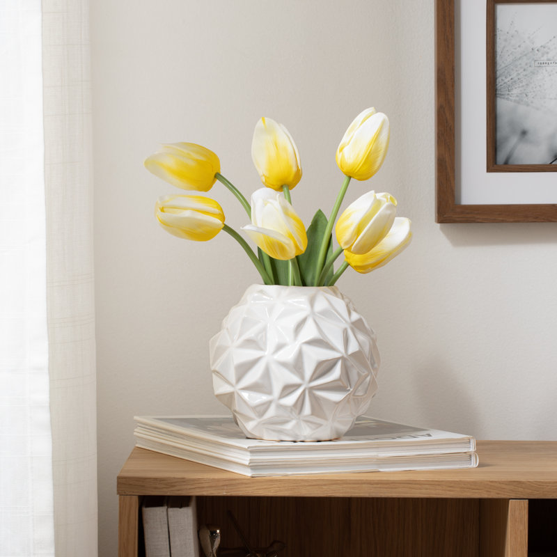 White Lacquered Ceramic Geometric Table Vase