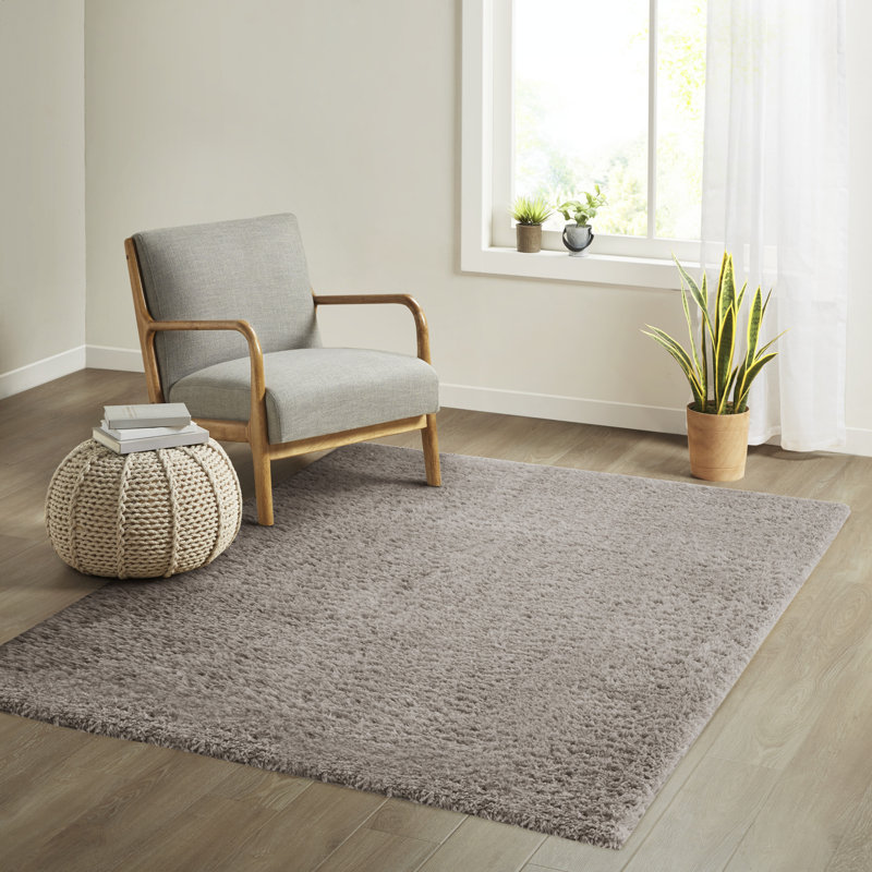 Luxurious 5' x 7' Gray Synthetic Easy Care Shag Area Rug