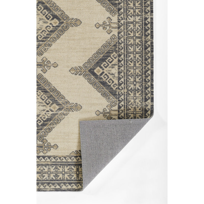 Charcoal Medallion 6'6" x 9' Wool-Synthetic Blend Area Rug