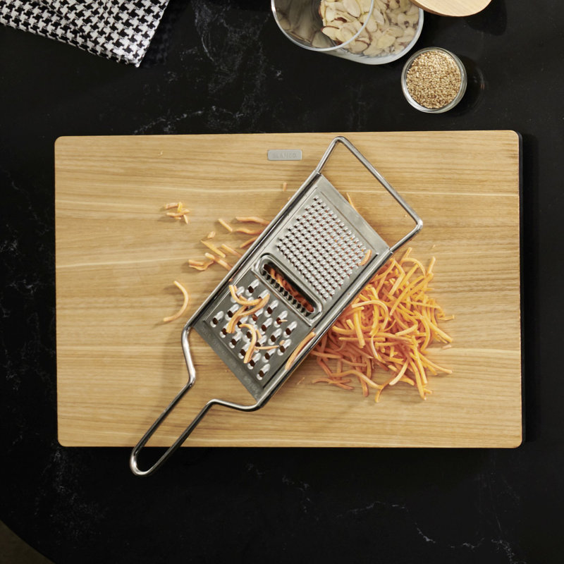 Quatrus Light Brown Ash Wood Rectangular Cutting Board