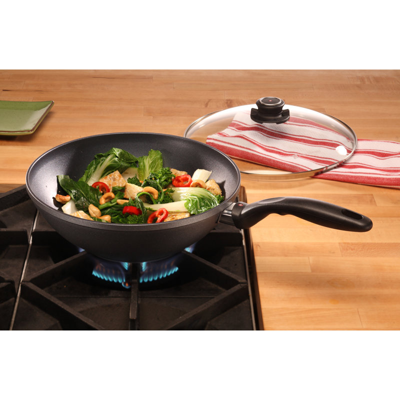 Swiss Diamond 12.5" Black Aluminum Nonstick Wok with Lid and Tempura Rack