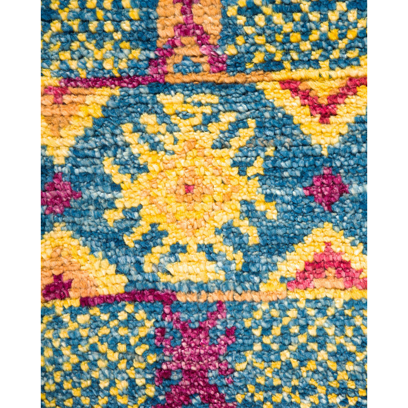 Luxurious Hand-Knotted Wool Area Rug in Blue - 4' x 6'