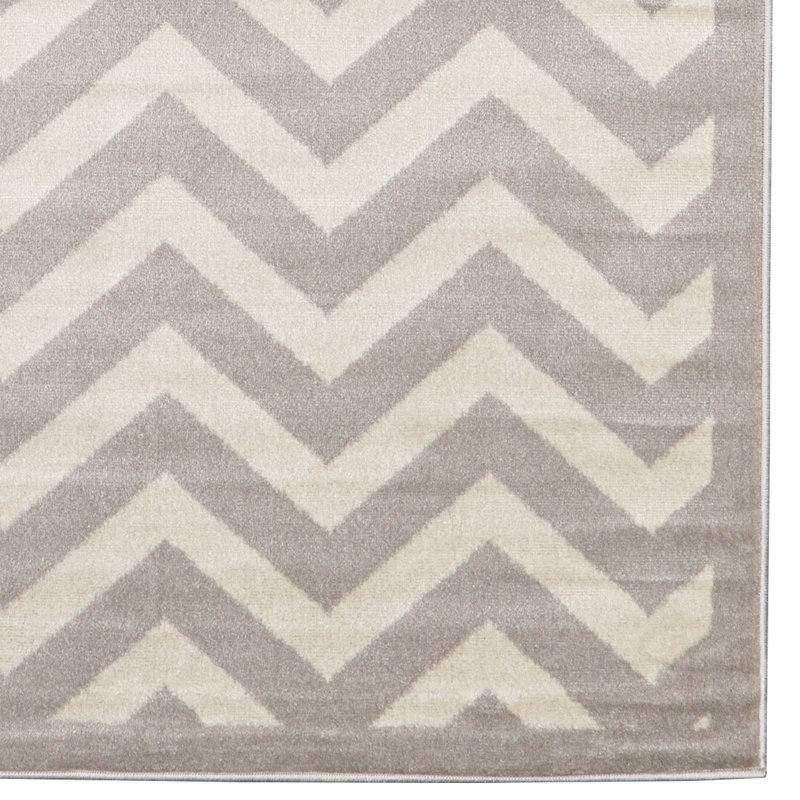 Chevron Elegance Off-White and Grey 8' x 10' Synthetic Rug