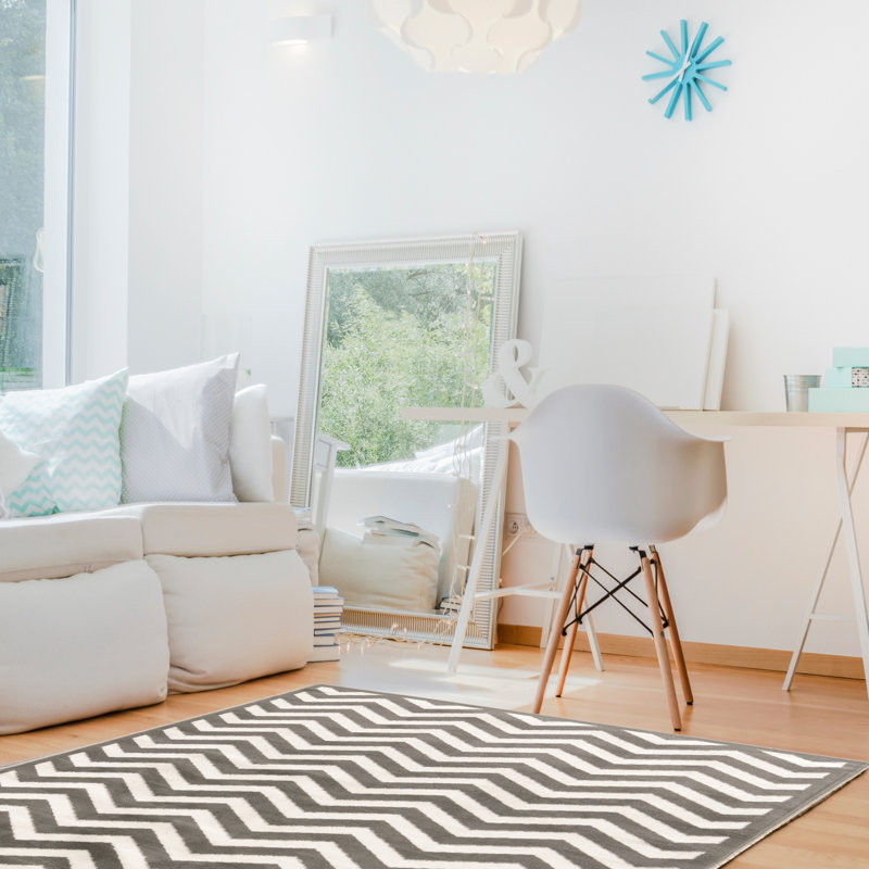 Chevron Elegance Off-White and Grey 8' x 10' Synthetic Rug