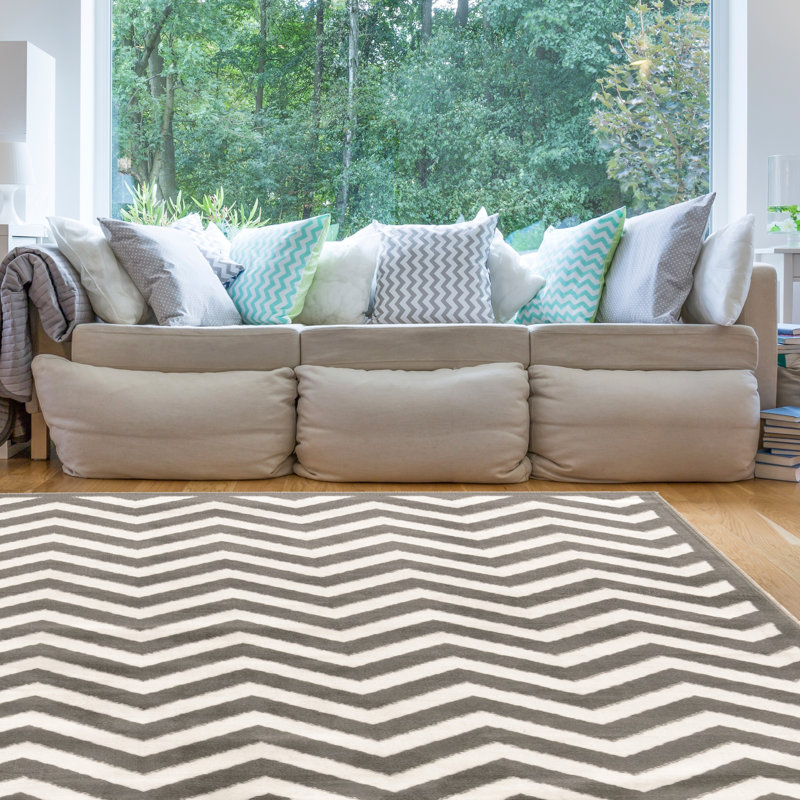 Chevron Elegance Off-White and Grey 8' x 10' Synthetic Rug