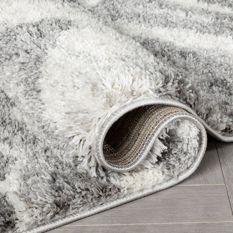 Celeste Chevron Shimmer 5'x7' Gray Synthetic Shag Rug