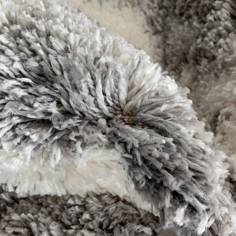 Celeste Chevron Shimmer 5'x7' Gray Synthetic Shag Rug
