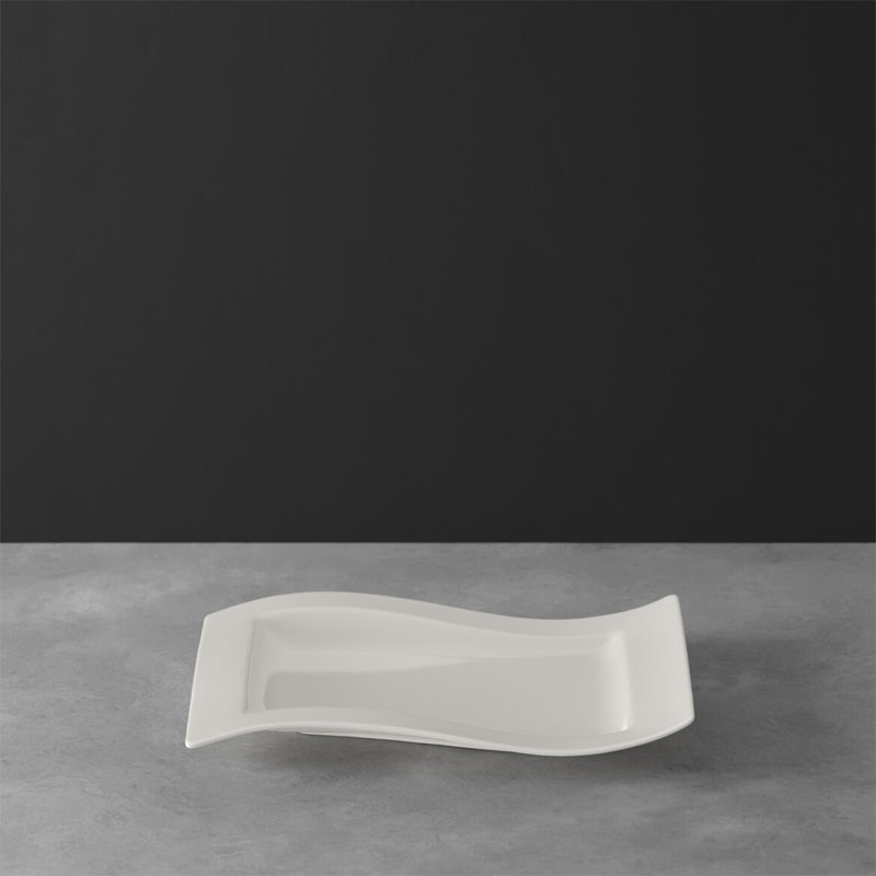 White Porcelain Wave Design Gourmet Plate