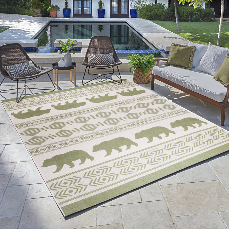Ivory and Green Geometric Bear Flatweave Rug 8' x 10'