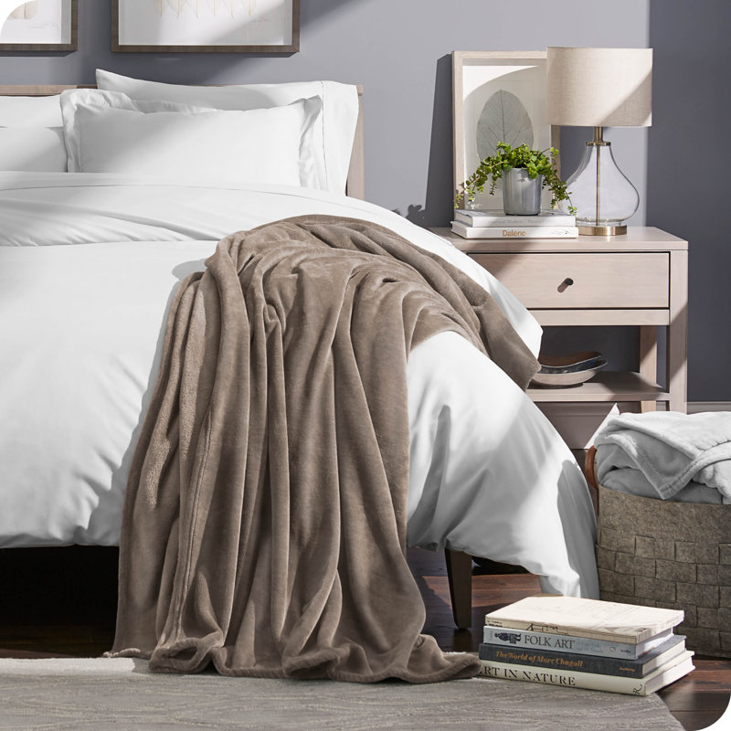 Luxurious Spring Mint Full/Queen Microplush Fleece Reversible Blanket