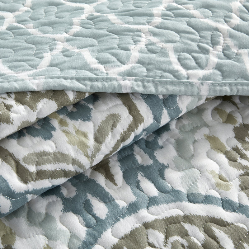 King White Microfiber Reversible Quilt Set