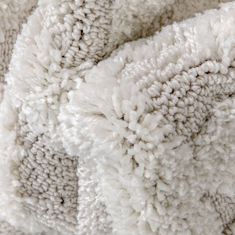 Ivory Oriental Synthetic Reversible 4' x 6' Area Rug